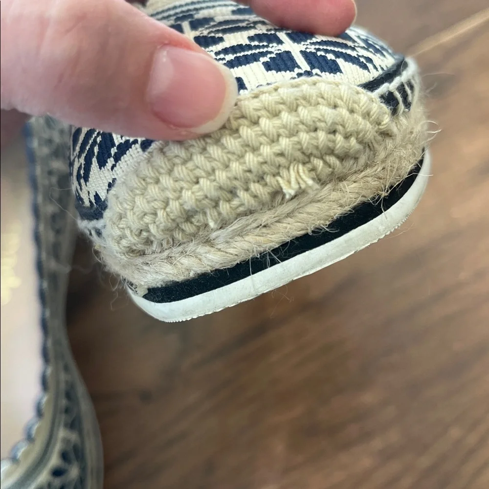 Kate Spade knottingham knit Floral Patterned Navy and Cream espradilles size 9.5